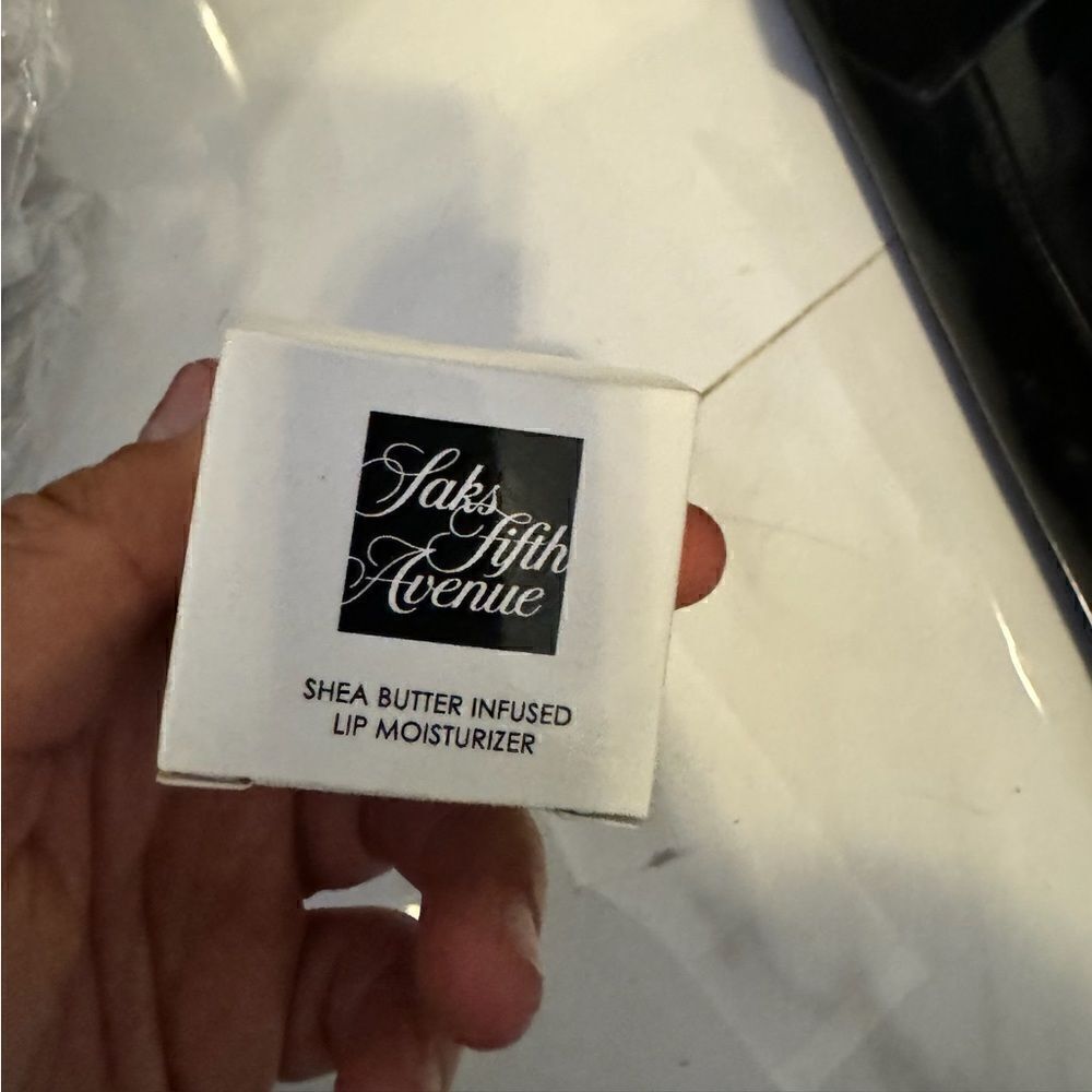 Saks fifth avenue lip moisturizer #6